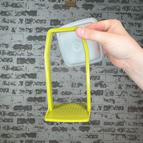 Tupperware | vintage pickle container - Picture 4 of 6